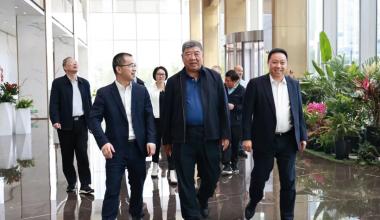 Sun Shaohua, Vizepräsident der China Charity Federation, besucht Tongkun zu Forschungszwecken